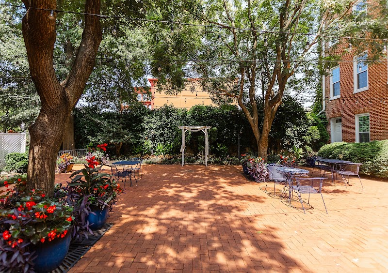 1840s Carrollton Inn in Baltimore, United States