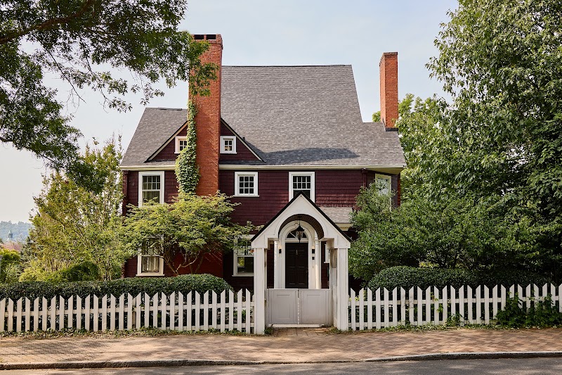 1889 WhiteGate Inn & Cottage in Asheville, United States