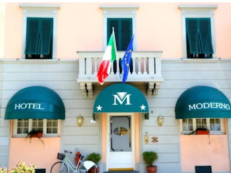 Albergo Moderno in Lucca, Italy