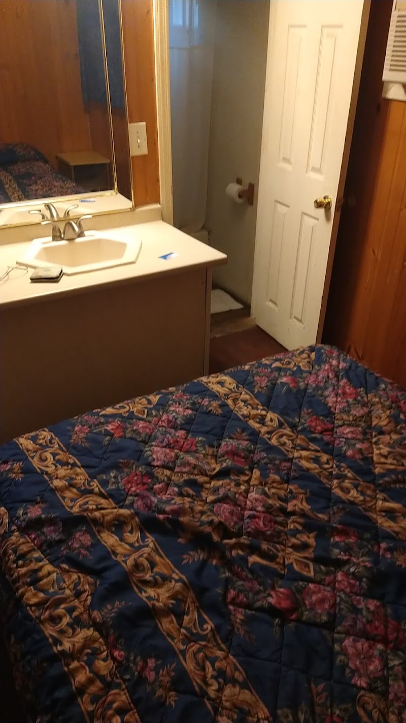 Americana Motel in Avenel, United States