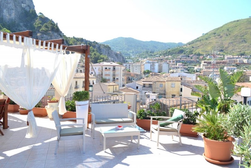 B&B Scirocco e Tramontana in Cefalu, Italy
