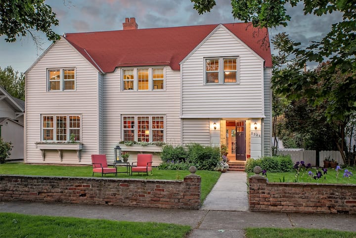 Baker City Blue Door Inn in Baker City, United States