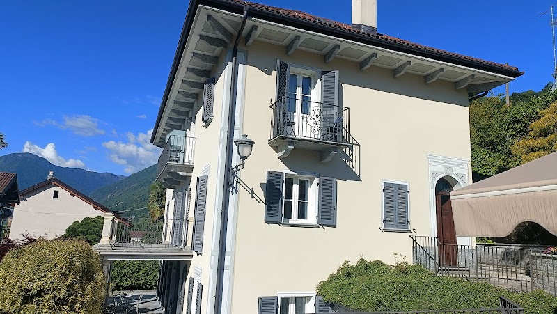 Bed & Breakfast Le Camelie in Domodossola, Italy