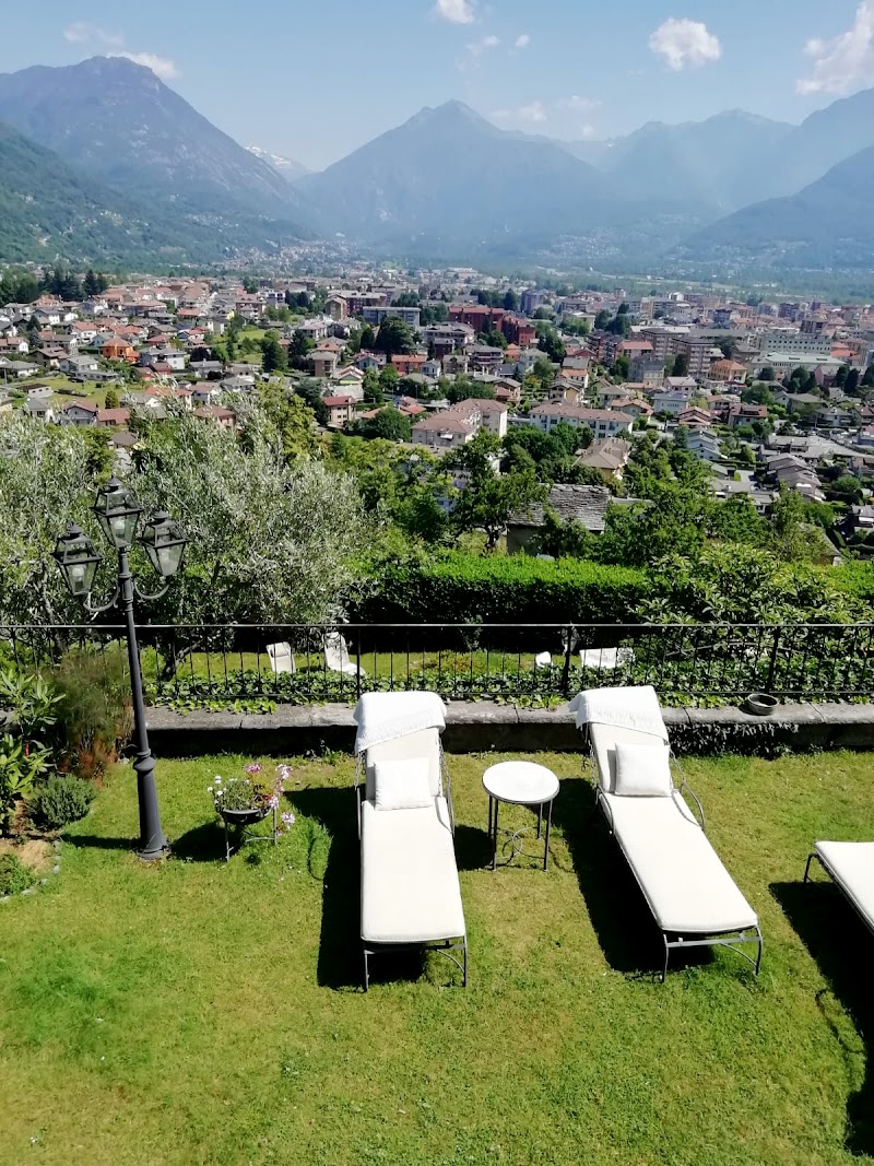 Bed & Breakfast Villa Moro in Domodossola, Italy