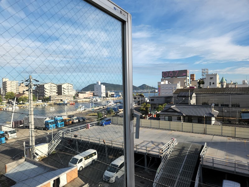 Business Hotel Chateau Est Takamatsu in Takamatsu, Japan