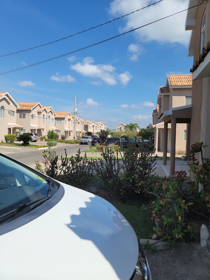 Caribbean Estate Guest Apartment I in Portmore, Jamaica