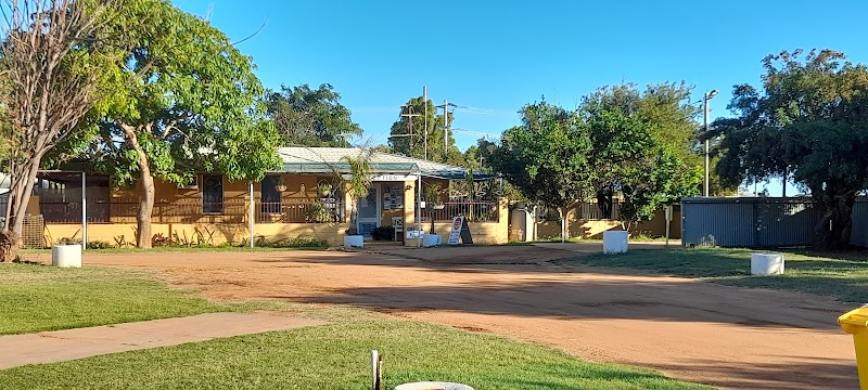 Carnarvon Caravan Park in Carnarvon, Australia