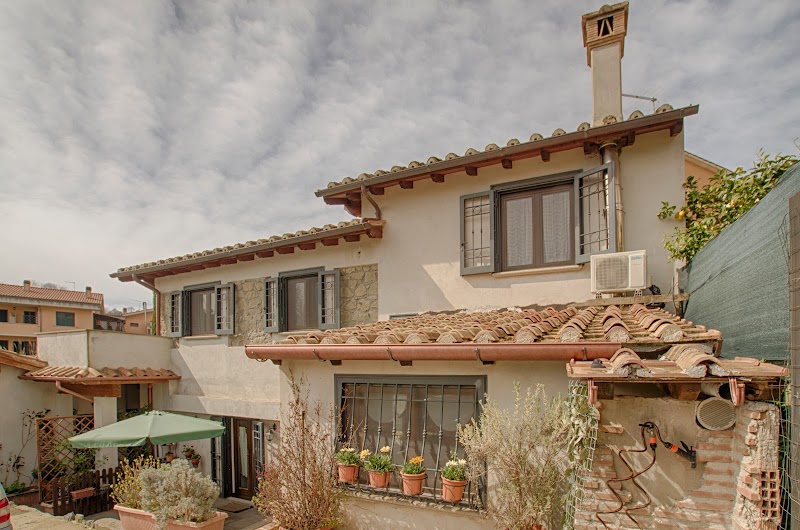 Casale Pratoterra in Bracciano, Italy