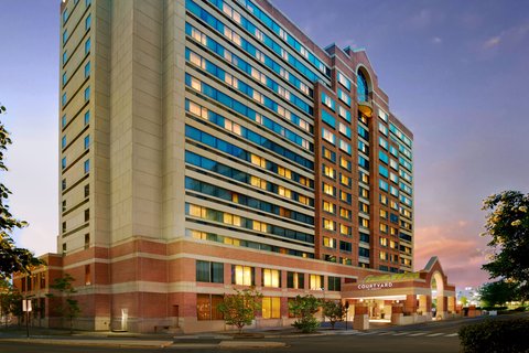 Courtyard by Marriott Arlington Crystal City/Reagan National Airport in Arlington, United States