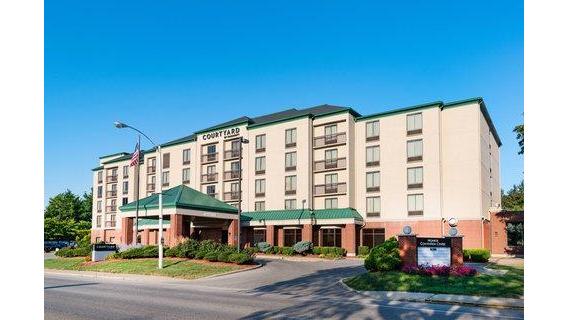 Courtyard by Marriott Bloomington in Bloomington, United States