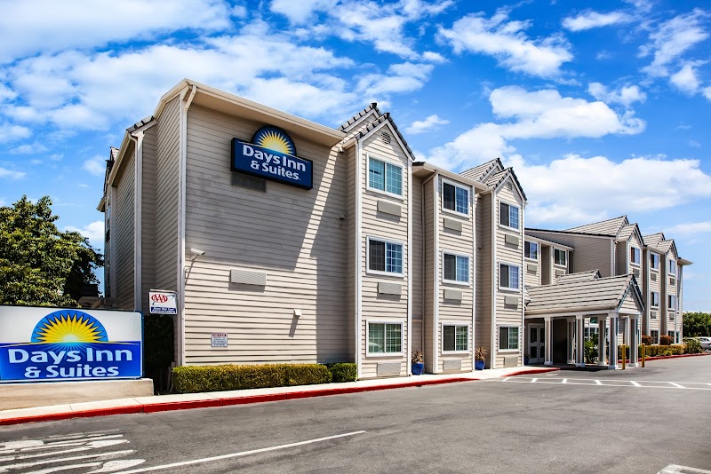 Days Inn & Suites by Wyndham Antioch in Antioch, United States