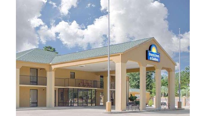 Days Inn by Wyndham Andalusia in Andalusia, United States