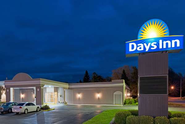Days Inn by Wyndham Batavia Darien Lake Theme Park in Batavia, United States
