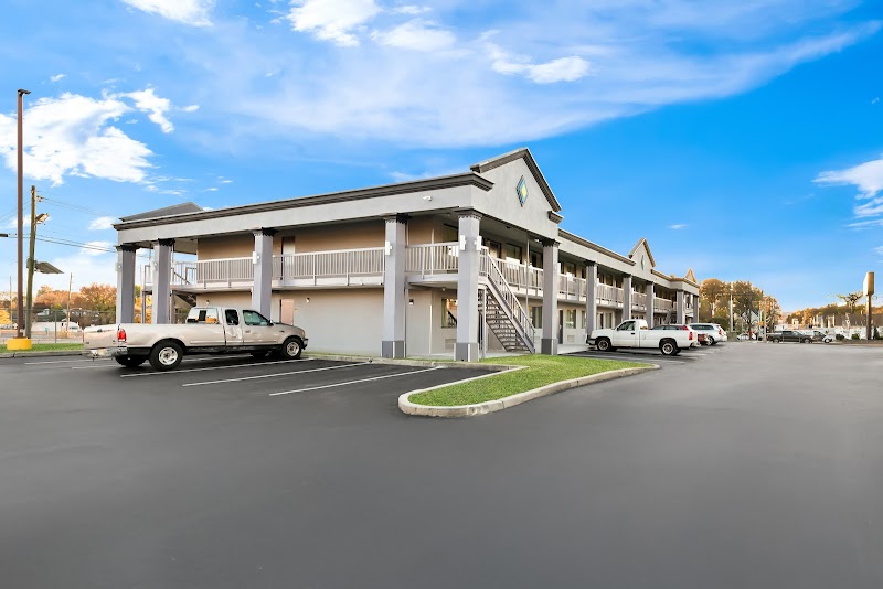 Econo Lodge in Bellmawr, United States