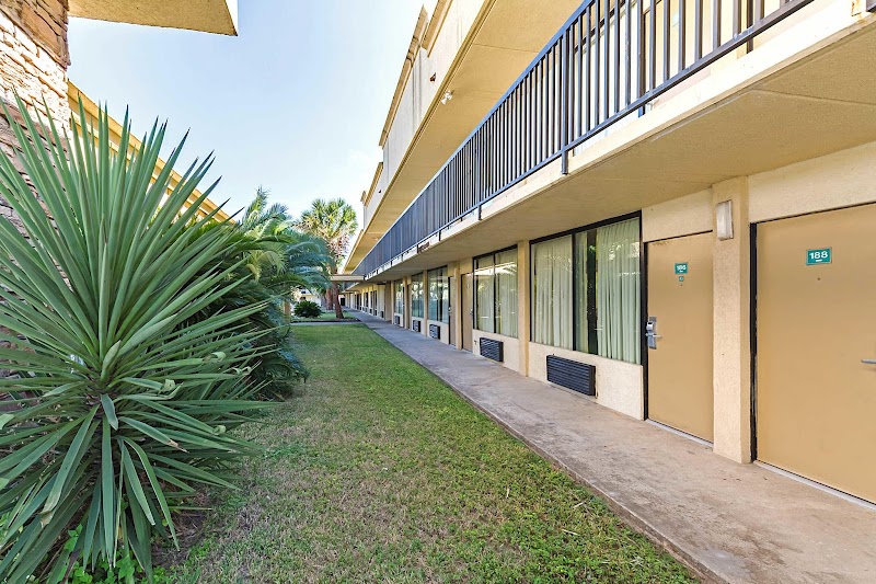 Econo Lodge Inn & Suites Baytown in Baytown, United States