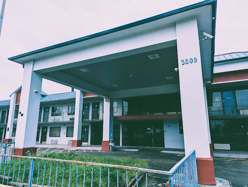 Econo Lodge Inn & Suites Bentonville in Bentonville, United States