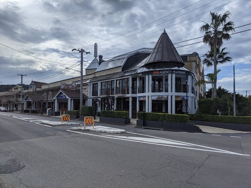 Ettalong Beach Tourist Resort in Central Coast, Australia