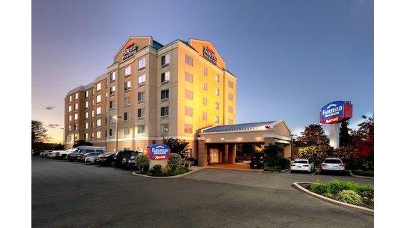 Fairfield Inn & Suites Woodbridge in Avenel, United States