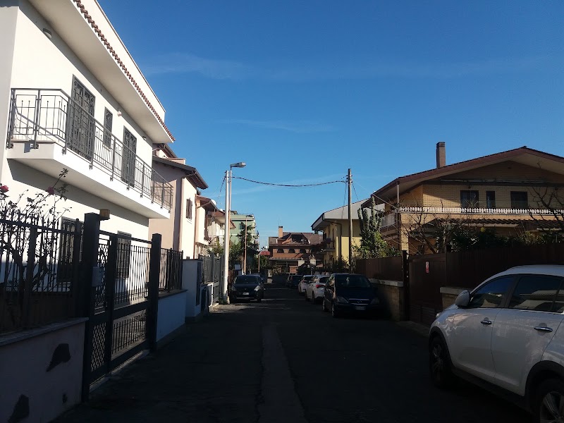 Flower Inn in Ciampino, Italy