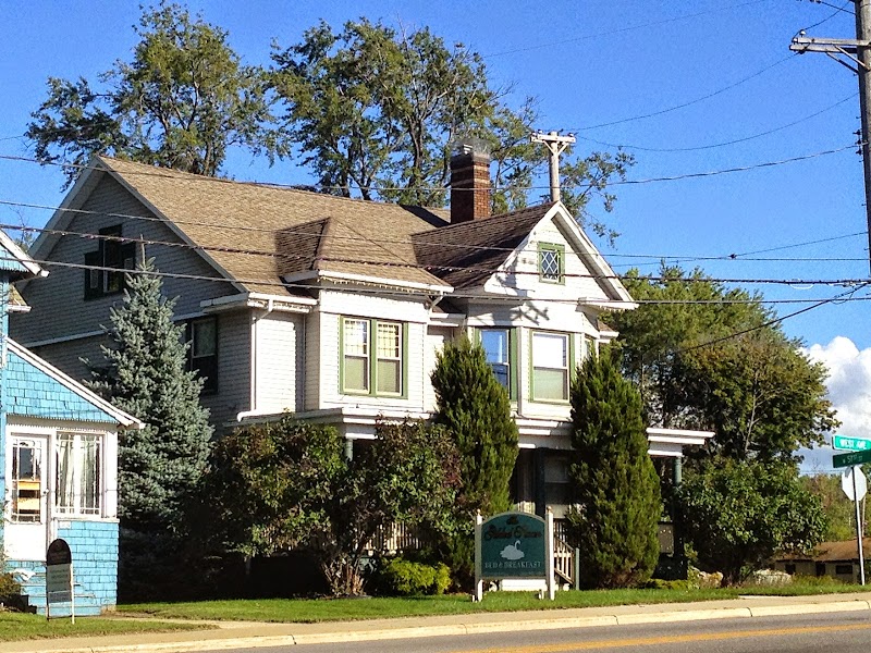 Gilded Swan in Ashtabula, United States