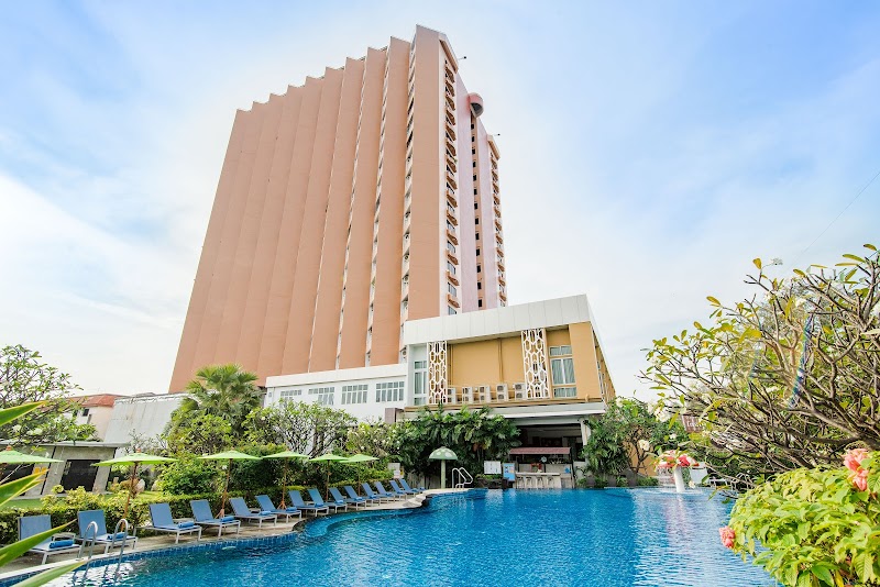 Golden Beach Cha-Am Hotel in Cha-am, Thailand