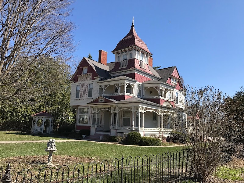 Grand Victorian B&B Inn in Bellaire, United States