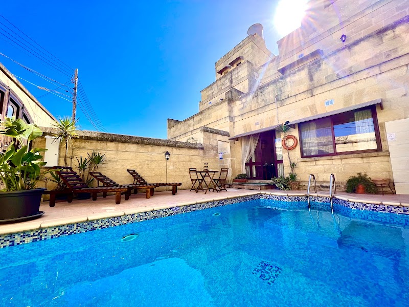 Grotto's Paradise B&B in Gharb, Malta
