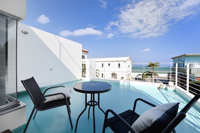 Guesthouse Route 6 in Yomitan, Japan