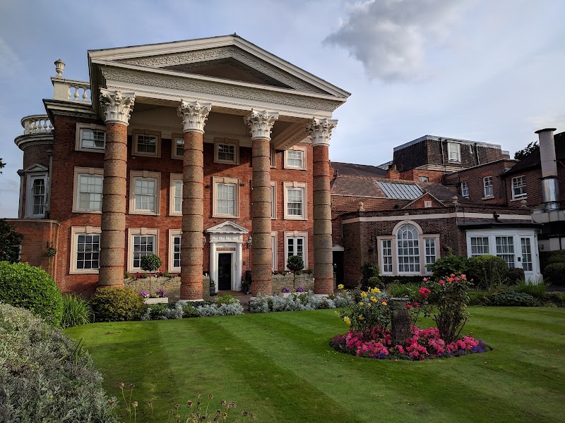 Hendon Hall Hotel in Barnet, United Kingdom