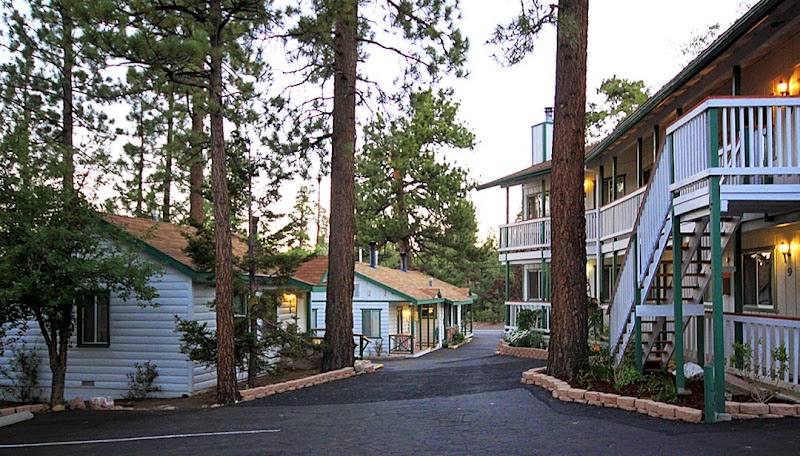 Hillcrest Lodge in Big Bear City, United States