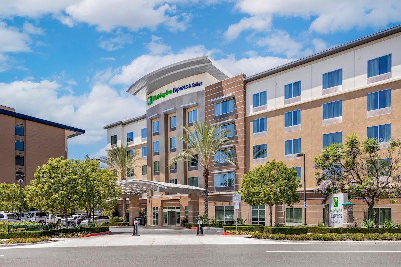 Holiday Inn Express & Suites Anaheim Resort Area in Anaheim, United States
