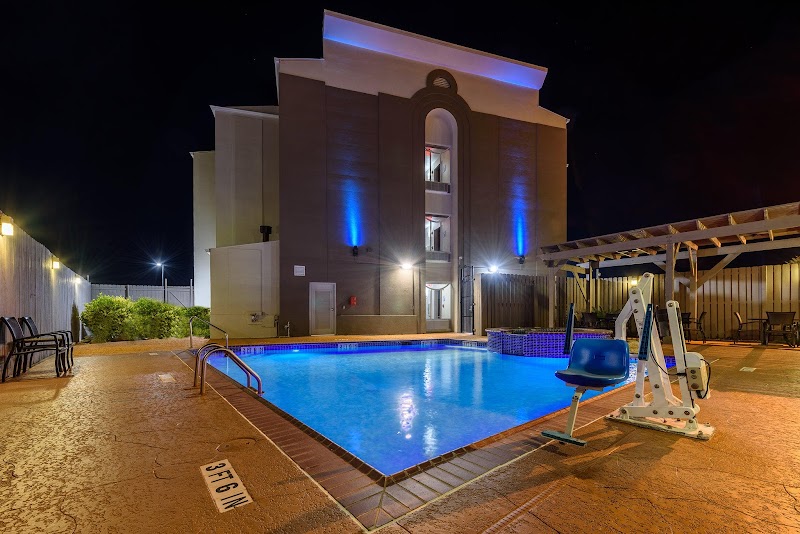 Holiday Inn Express & Suites Bastrop in Bastrop, United States