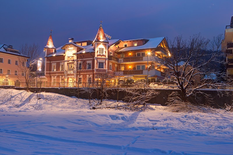 Hotel Blitzburg in Brunico, Italy