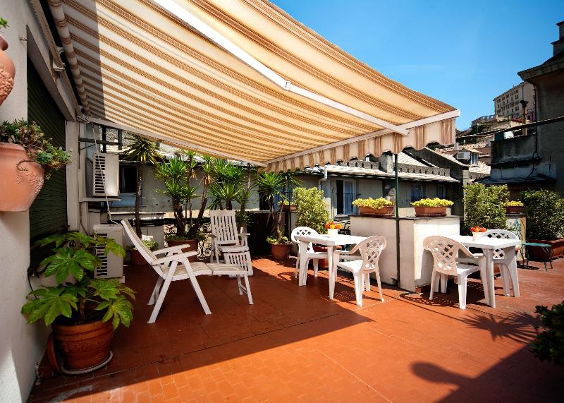 Hotel Cairoli in Genoa, Italy