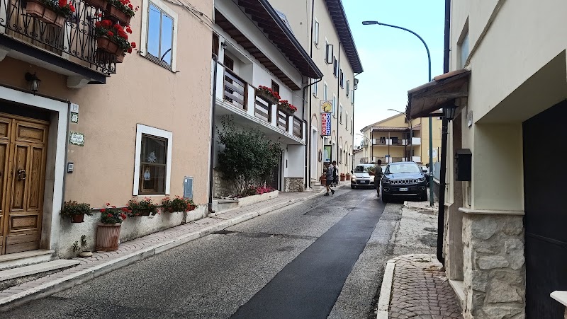 Hotel Il Cacciatore in Celano, Italy