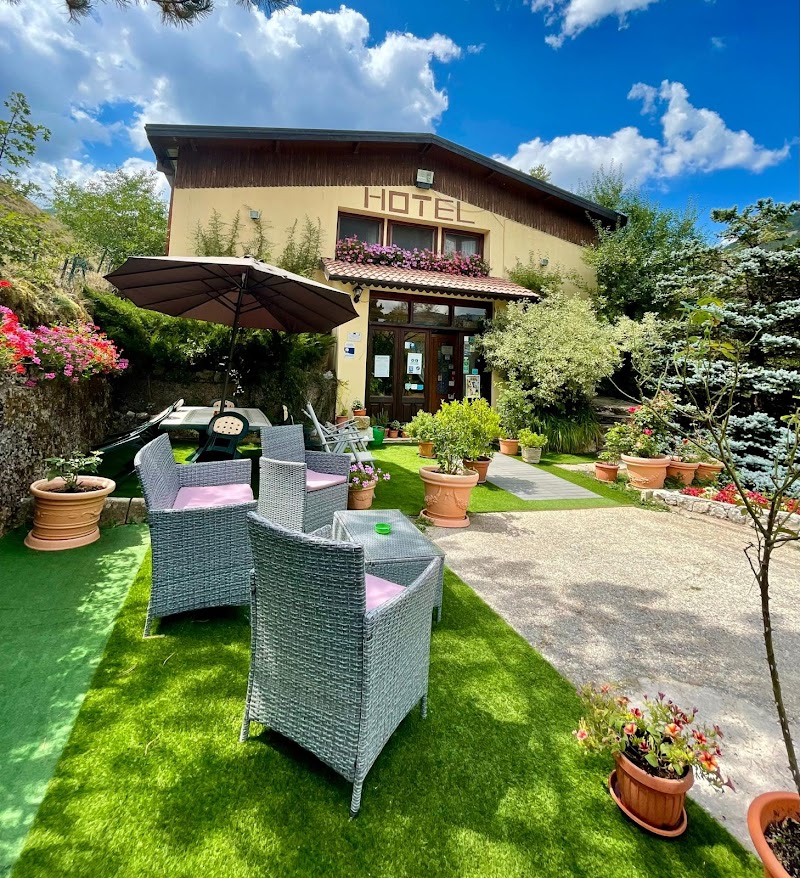 Hotel La Panoramica 89 in Celano, Italy