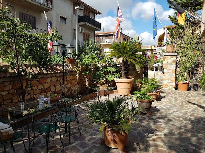 Hotel Louis I in Ciampino, Italy