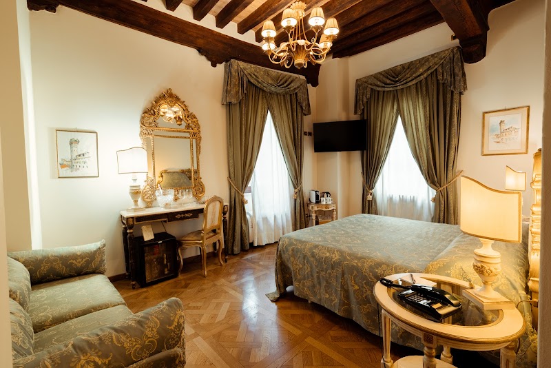 Hotel Palazzo Alexander in Lucca, Italy