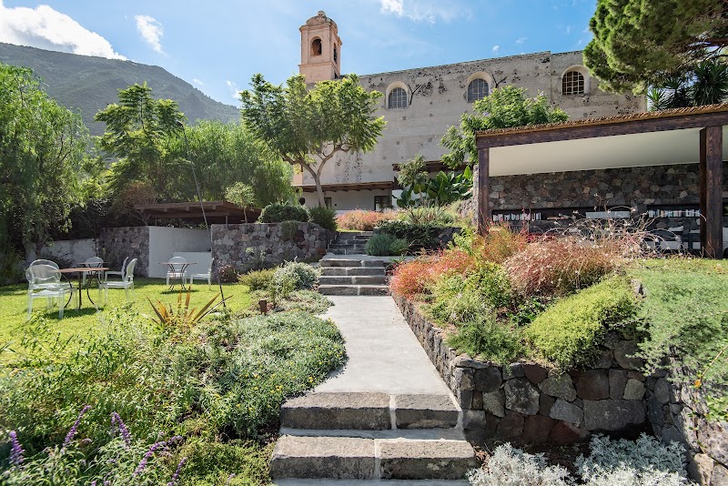 Hotel Ravesi in Barcellona-Pozzo di Gotto, Italy