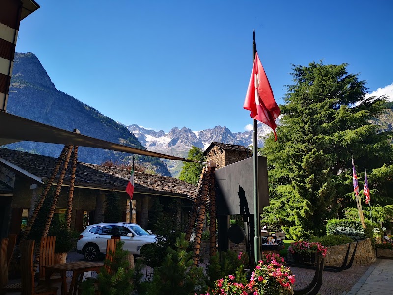 Hotel Ristorante Casale in Aosta, Italy