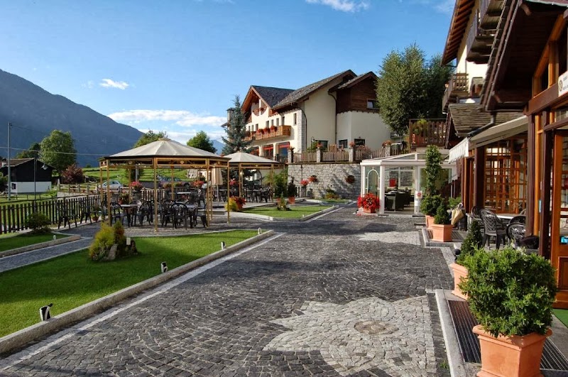 Hotel Ristorante Edelweiss in Borgo San Dalmazzo, Italy