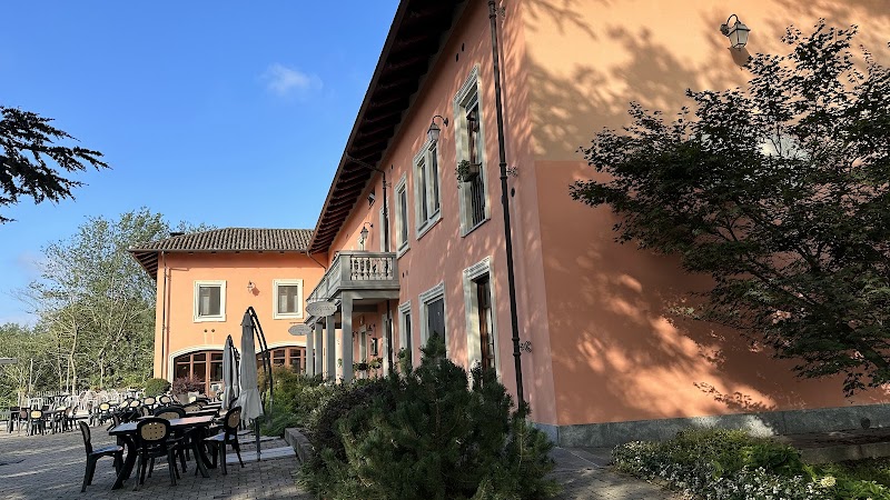 Hotel Ristorante La Ferté in Asti, Italy