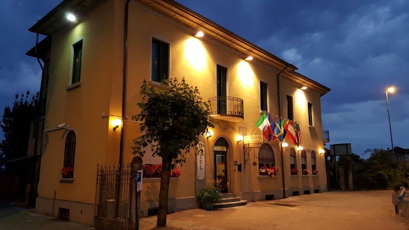 Hotel Ristorante La Pendola in Gambolo, Italy