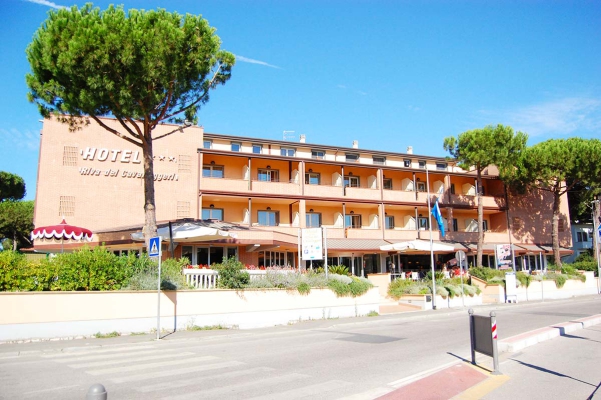 Hotel Riva dei Cavalleggeri in Castagneto Carducci, Italy