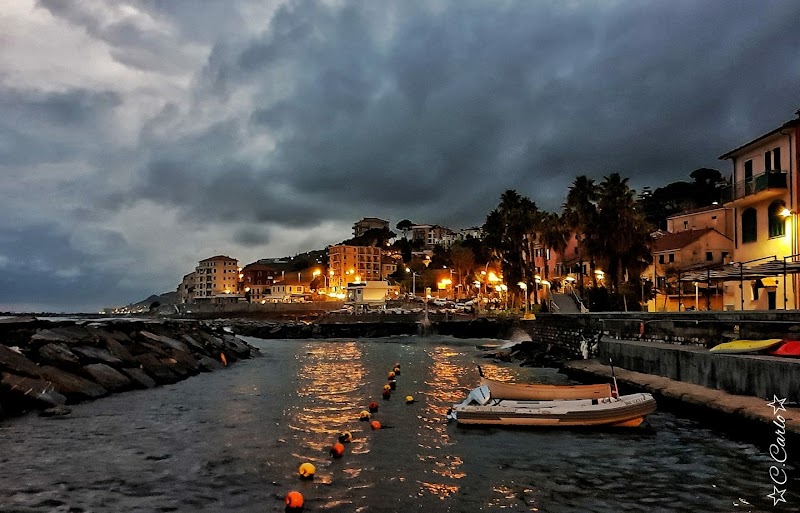 Hotel Robinia in Imperia, Italy