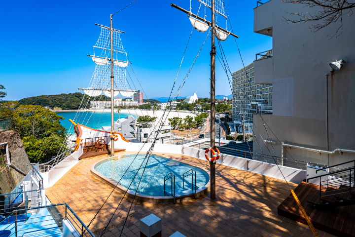 Hotel Sanrakuso in Shirahama, Japan