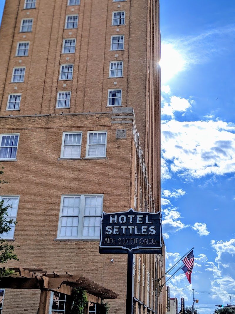 Hotel Settles in Big Spring, United States