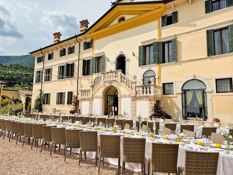 Hotel Villa Cariola in Caprino Veronese, Italy