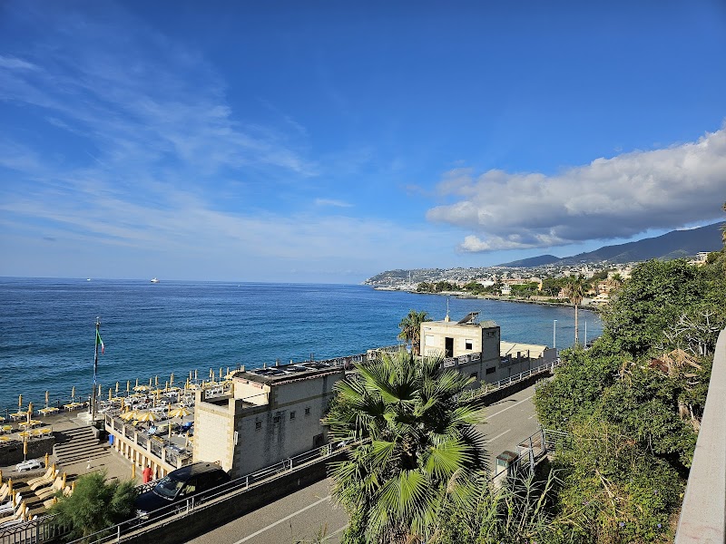 Hotel Villa La Brise in Loano, Italy