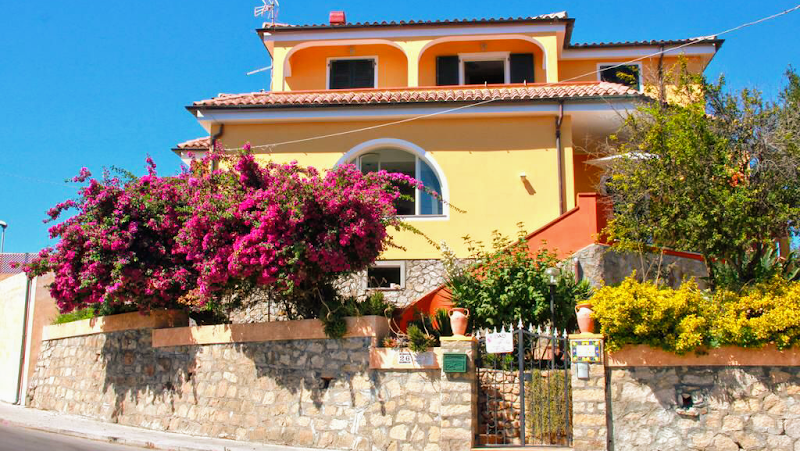 Hotel Villa Le Bougainville in La Maddalena, Italy